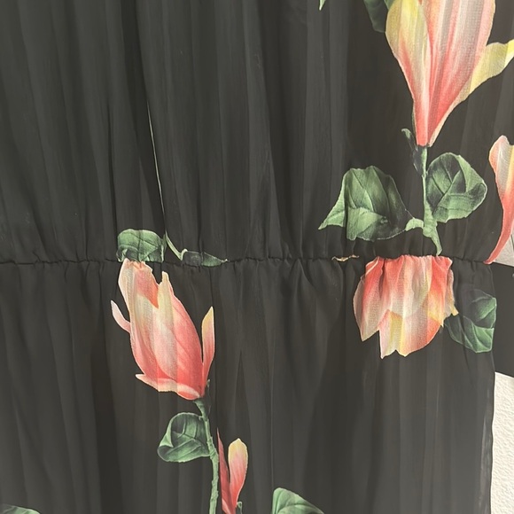 Lulu's Black Dress‎ with Floral Design - Picture 3 of 15